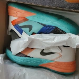 LeBron xcIII low tune squad